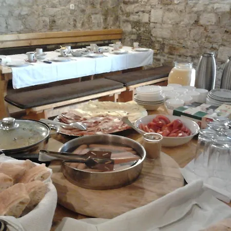 Apartments And Rooms Ille