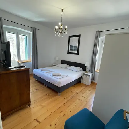Guest house Apartments And Rooms Ille 3*