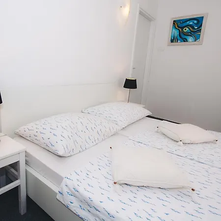 Guest house Apartments And Rooms Ille