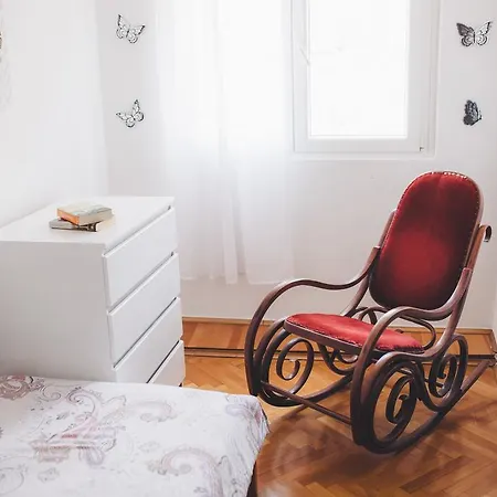 Guest house Apartments And Rooms Ille Sibenik