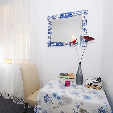 Apartments And Rooms Ille Guest house 3*