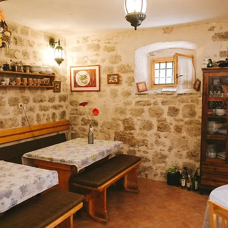 Apartments And Rooms Ille 4*