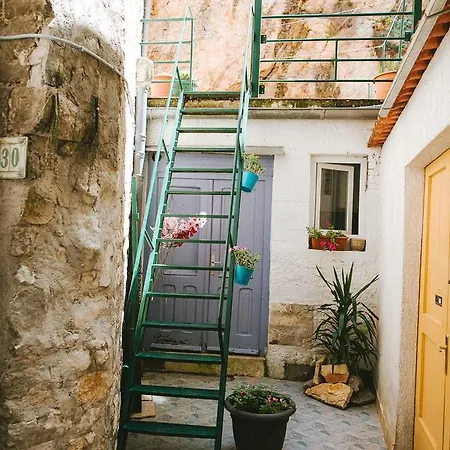 Guest house Apartments And Rooms Ille 3*