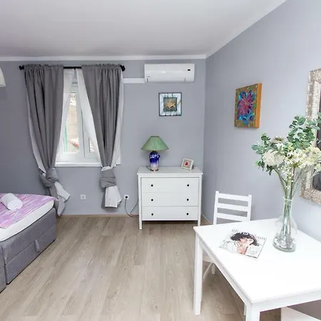 Apartments And Rooms Ille 3* Sibenik