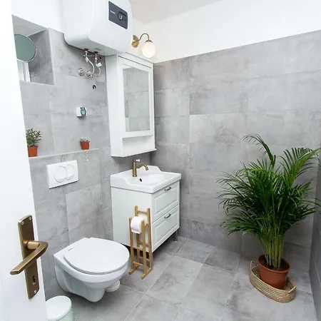 Apartments And Rooms Ille Guest house 3*
