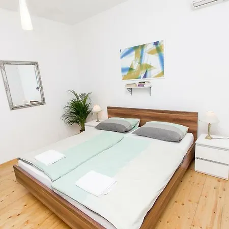 Apartments And Rooms Ille