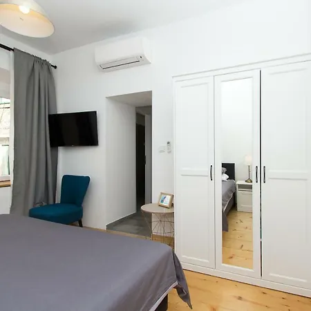 Guest house Apartments And Rooms Ille