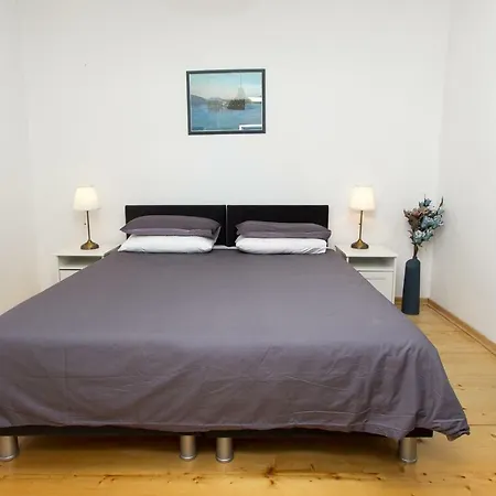 Guest house Apartments And Rooms Ille Sibenik