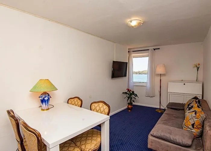 And Ille Гостевой дом Шибеник