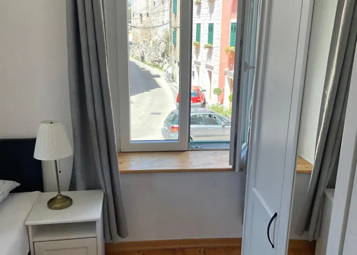 And Ille Шибеник