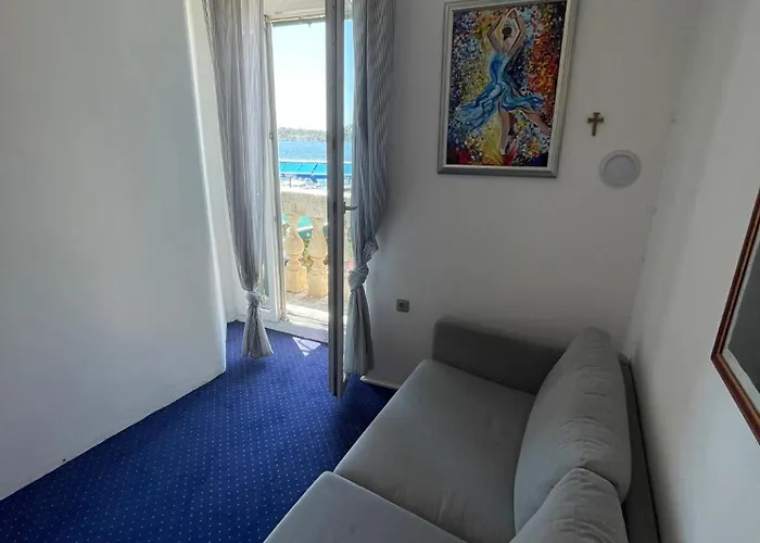 And Ille Гостевой дом Шибеник