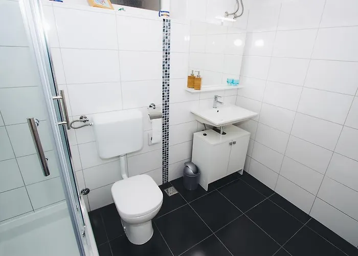 And Ille Гостевой дом Шибеник