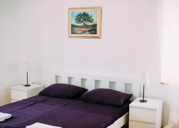 And Ille Гостевой дом Шибеник