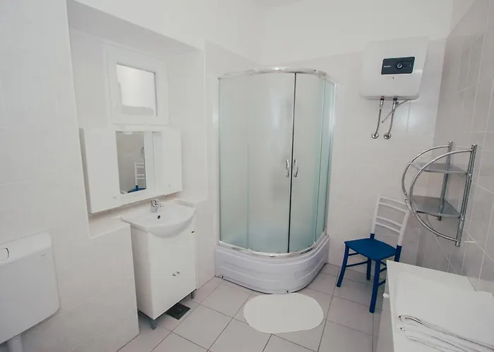 And Ille Шибеник