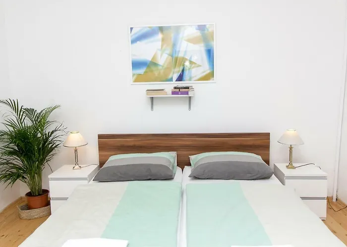 And Ille Гостевой дом Шибеник