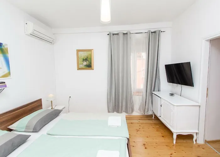 And Ille Шибеник